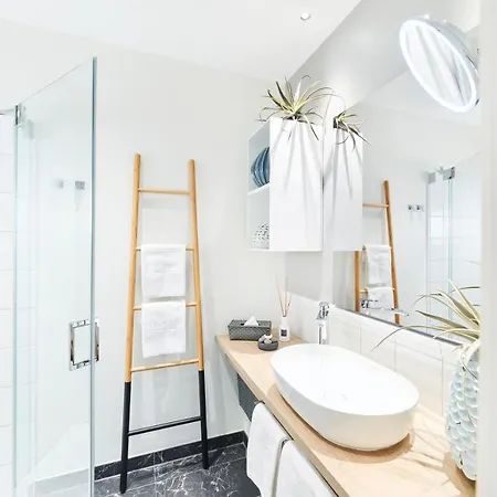 überfluss Private Wing Innenstadt 2*